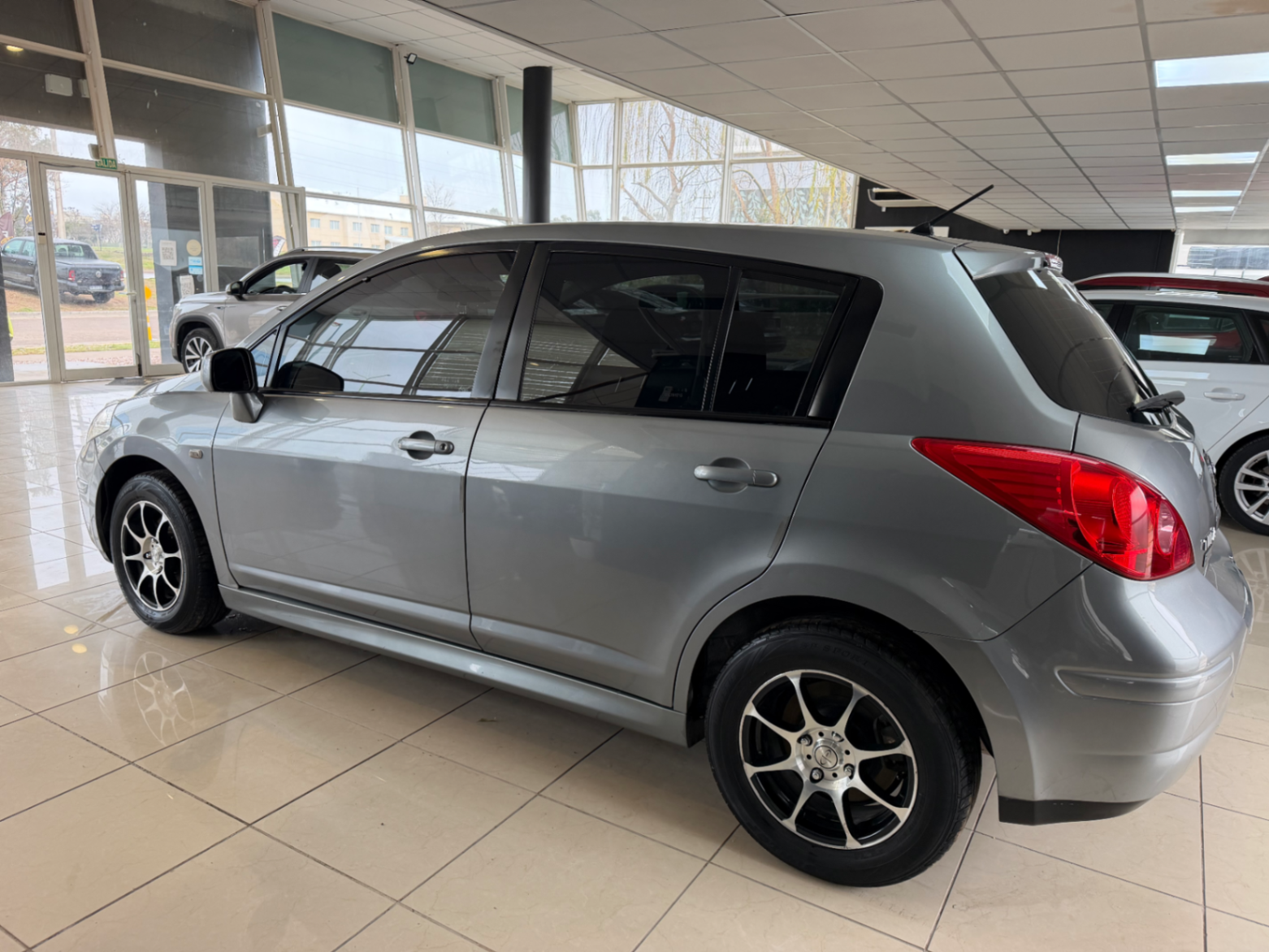 Nissan Tiida - Imagen 8