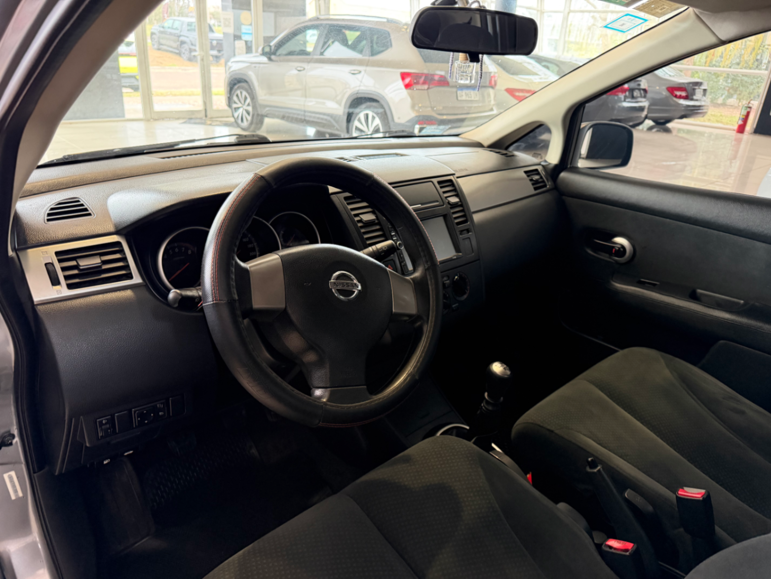 Nissan Tiida - Imagen 13
