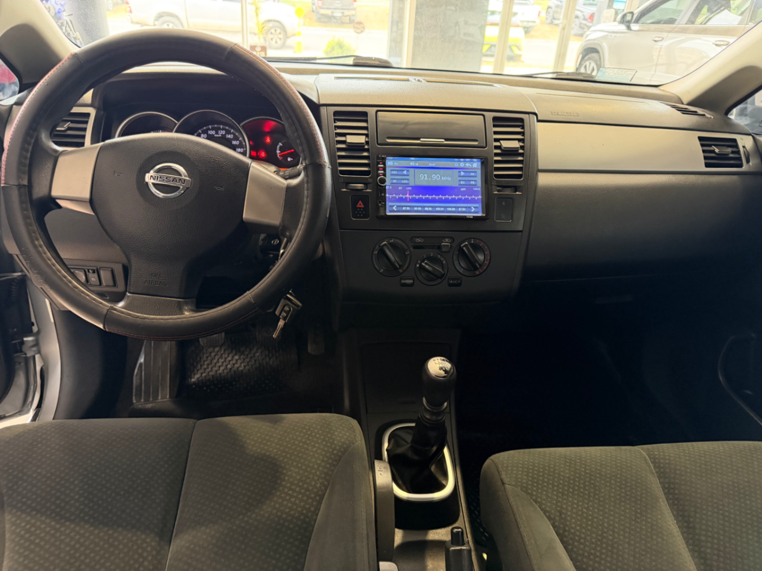 Nissan Tiida - Imagen 14