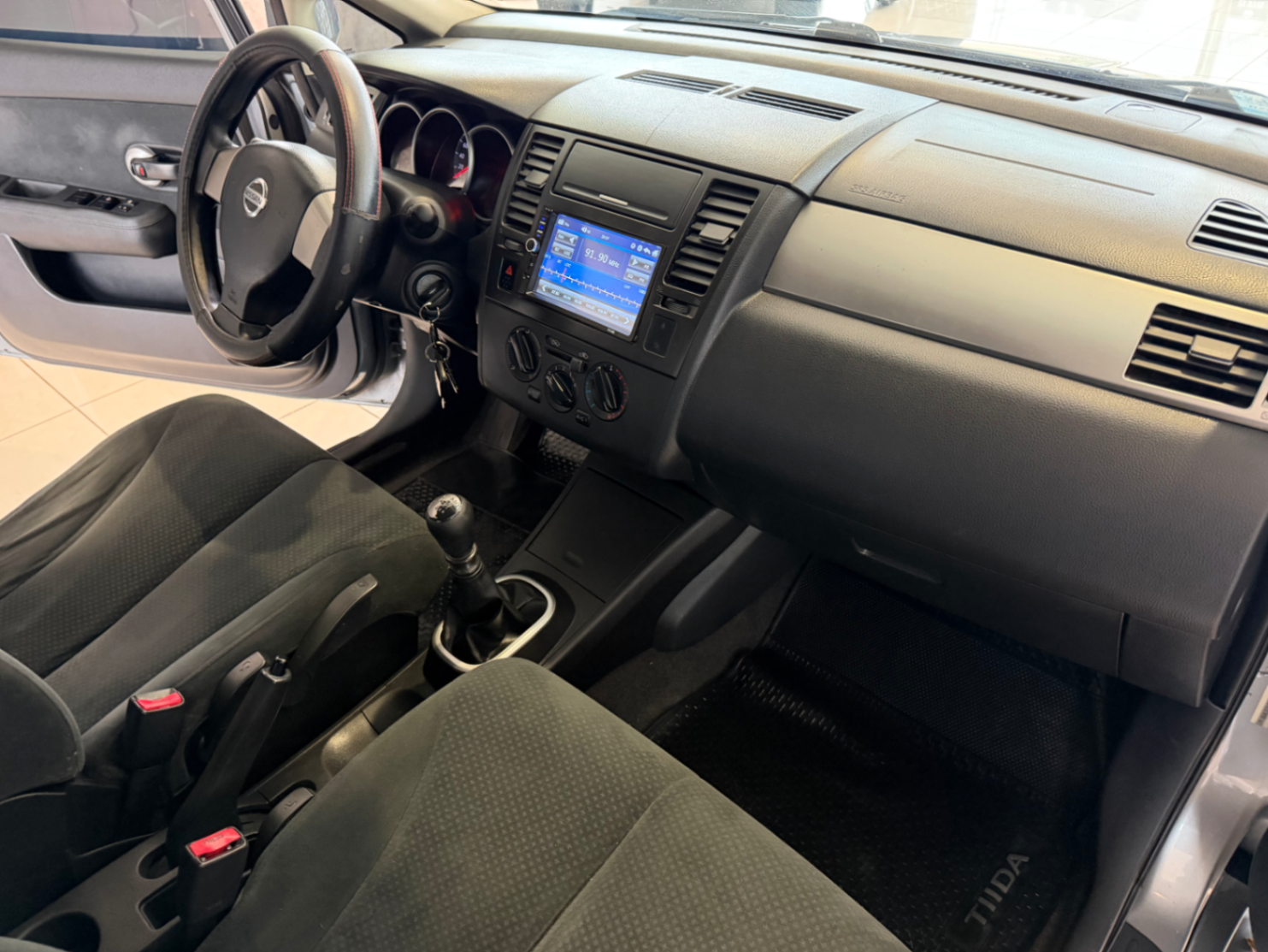Nissan Tiida - Imagen 15